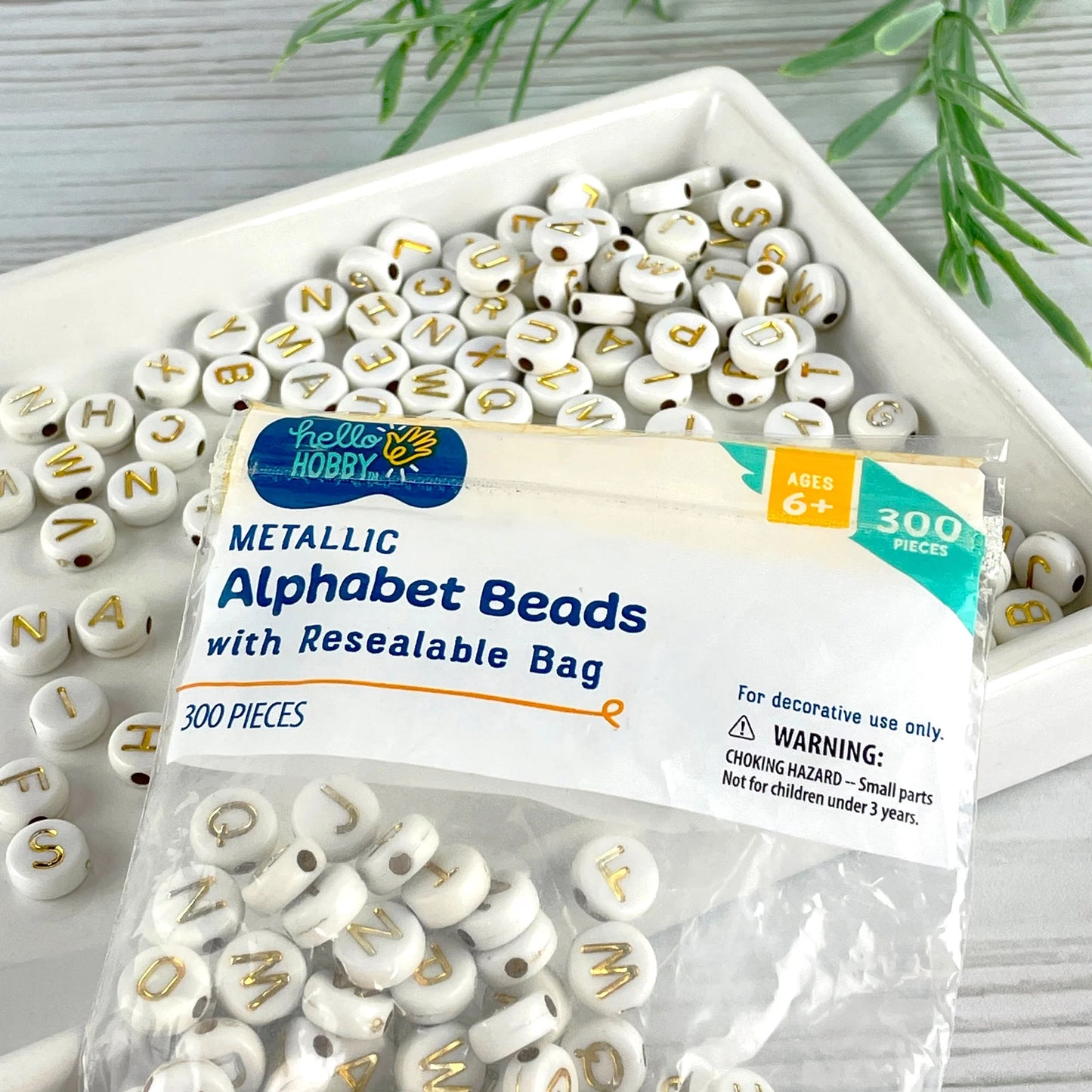 300 White Plastic 9Mm Alphabet Beads for Unisex Children & Adults, Jewelry & Crafts, PA-8170