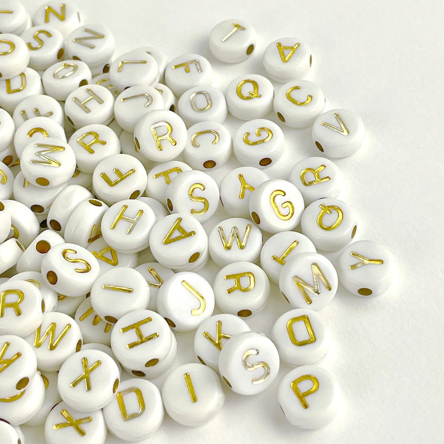300 White Plastic 9Mm Alphabet Beads for Unisex Children & Adults, Jewelry & Crafts, PA-8170